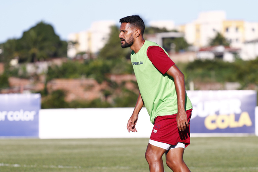 Zagueiro quer realizar sonho com acesso do América: ‘quero fazer parte disso’