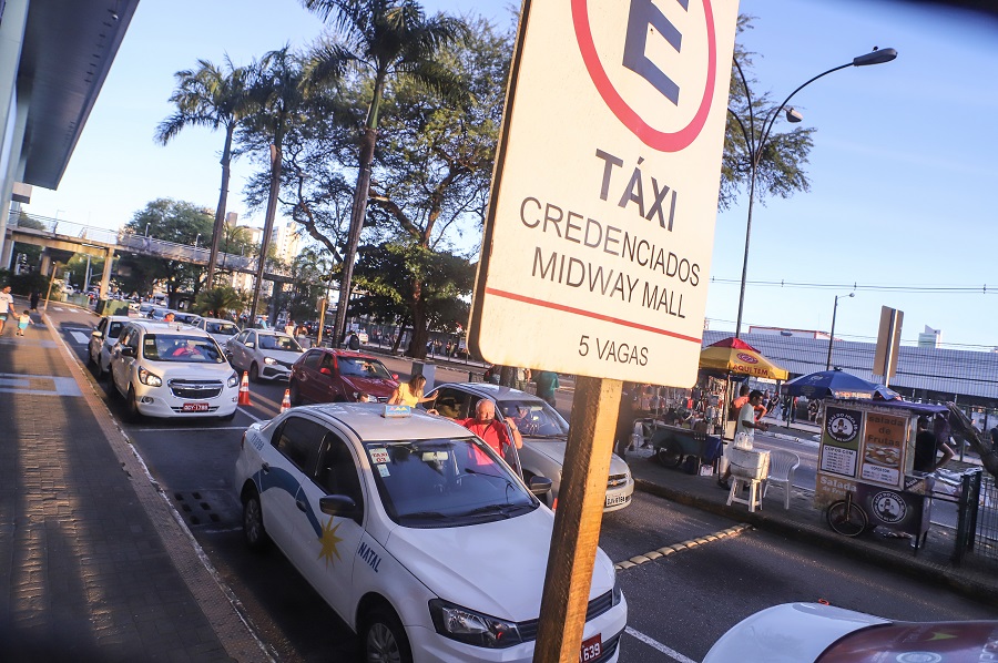 Municípios terão até esta terça-feira (2) para fazer cadastro de informações sobre Benefício Taxista