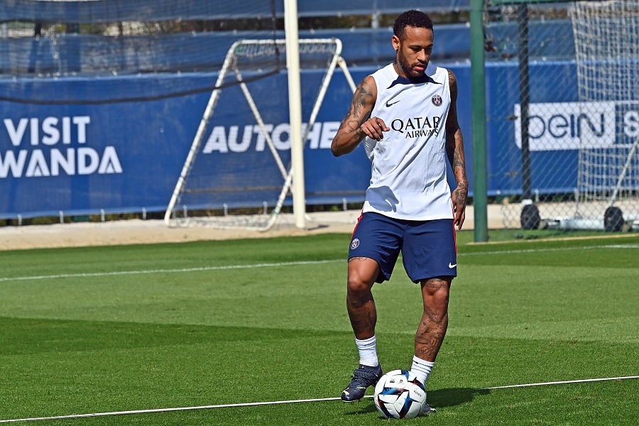 Neymar brilha e comanda vitória do PSG sobre Clermont no início do Francês