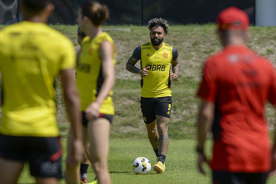 Flamengo aposta na força máxima na Argentina pela semifinal