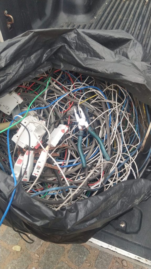 5° BPM prende homem furtando fios e cabos de cobre em Candelária, zona sul de Natal