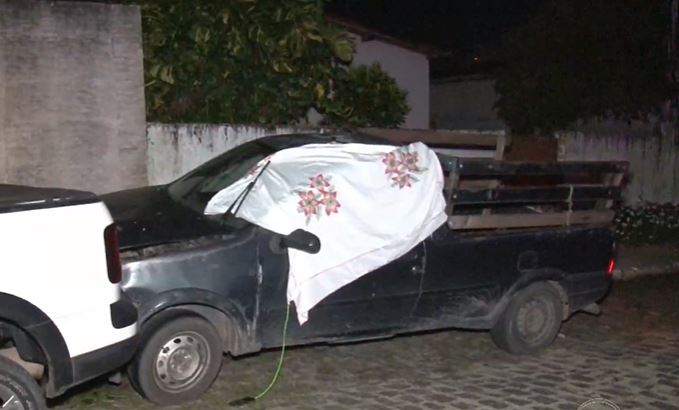 Homem é assassinado dentro de carro a poucos metros de casa em Macaíba