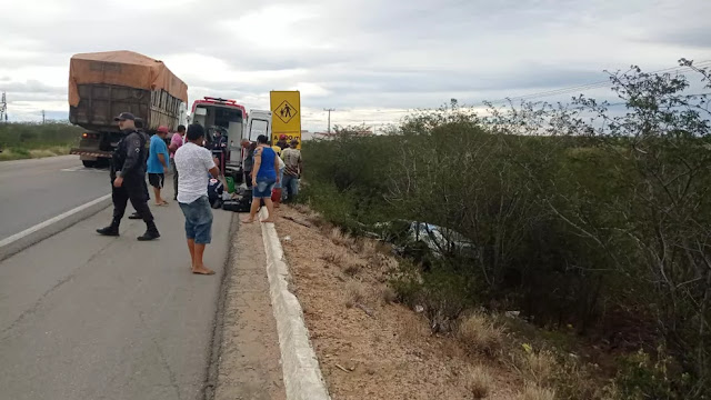 Sogra e nora morrem após capotamento de carro na BR 304; Homicídio é registrado em Areia Branca e mais