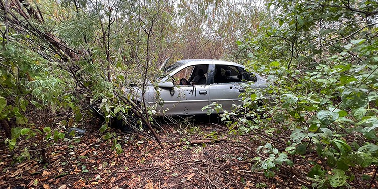 Casal é executado e filha fica esperando resgate dentro do carro