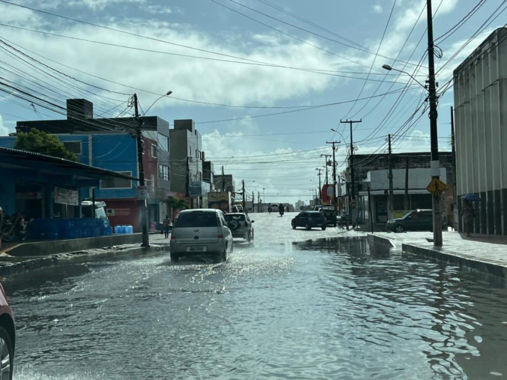 Chuva volta a cair em Natal e pontos de alagamento são registrados; confira