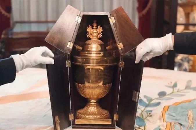 Bolsonaro recebe coração de Dom Pedro I no Planalto na próxima terça (23)