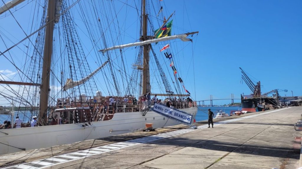 Navio-Veleiro Cisne Branco atrai visitantes no Porto de Natal