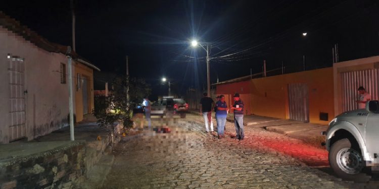 Homem é morto em via pública com cerca de 15 tiros em Mossoró