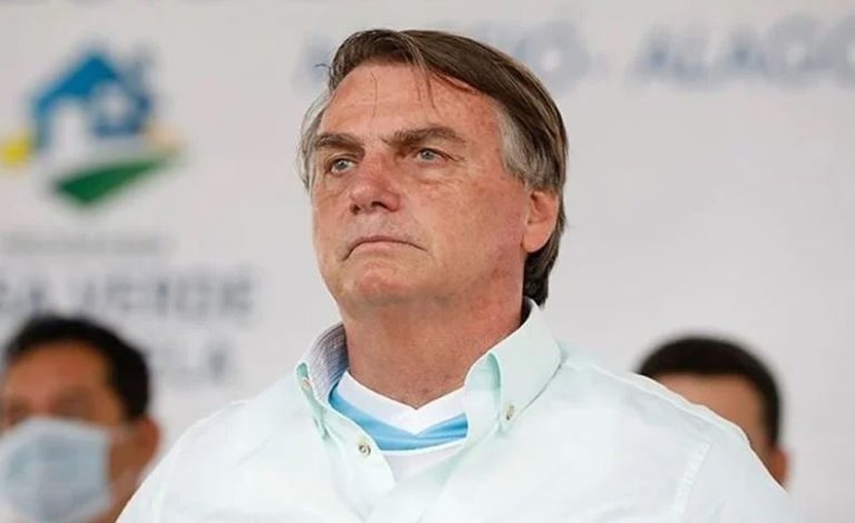 Bolsonaro aumenta para 40% limite de crédito consignado a servidores
