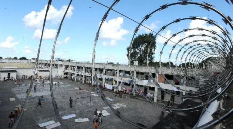 Câmara aprova projeto que acaba com a saída temporária de presos; matéria segue para análise do Senado