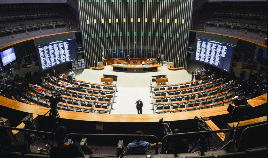 Tentativa de reeleição chega a 87% na Câmara dos Deputados