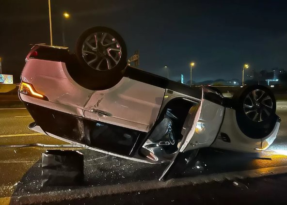 Cantora Paula Fernandes capota carro em SP: ‘Só sei que eu tô viva e que ontem eu renasci’