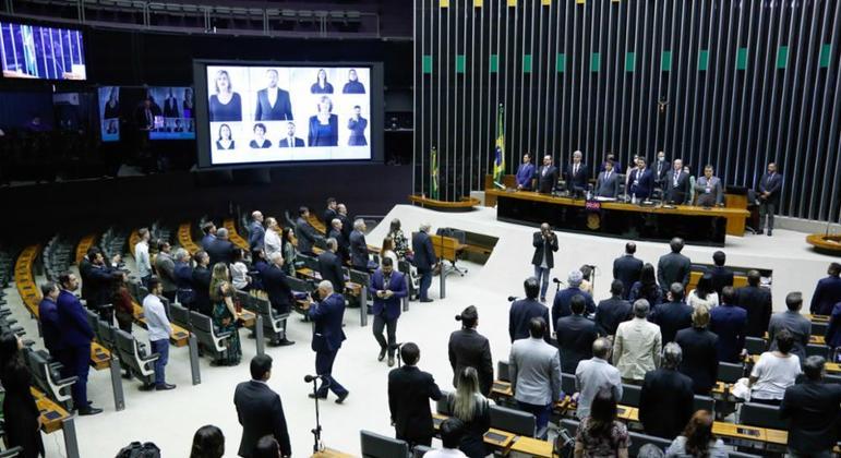 Quase 90% dos deputados federais tentarão se reeleger no pleito de outubro