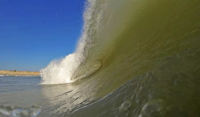 Marinha emite alerta de ondas de até 2,5 metros no litoral do RN