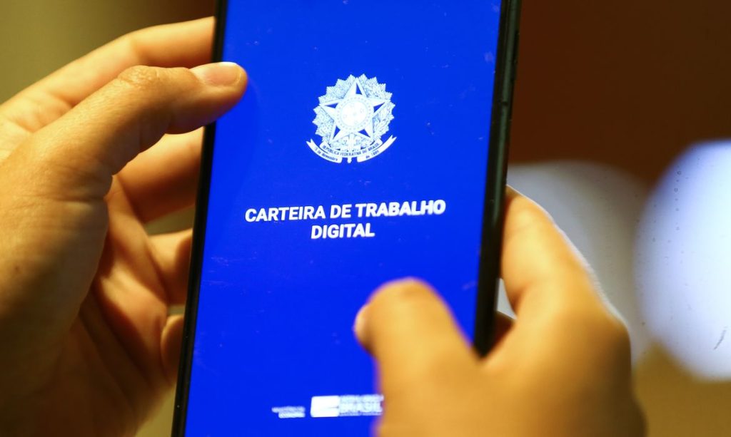 Brasil gerou 218.902 empregos formais em julho; No acumulado do ano, saldo está em 1,56 milhão de postos de trabalho