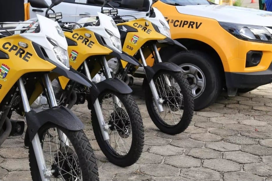 Esquadrão Águia prende motociclista portando drogas em Pajuçara