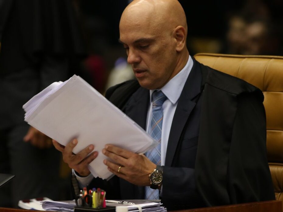 Moraes nega pedido da PGR para arquivar inquérito sobre Bolsonaro