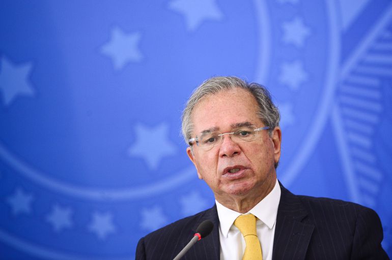 ‘Dias tenebrosos já passaram’, diz Paulo Guedes sobre economia brasileira