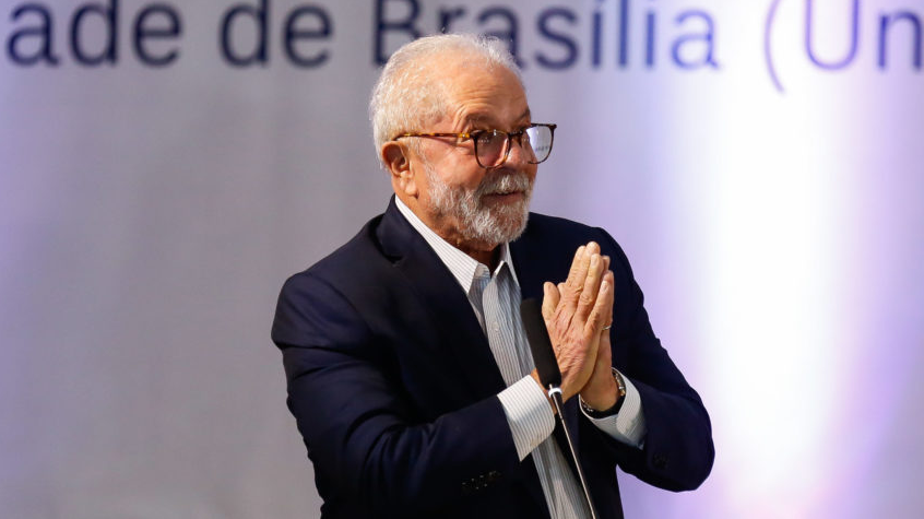 “Não quero ficar disputando voto religioso”, diz Lula