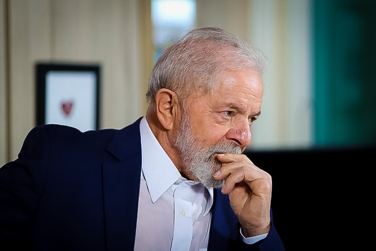 Segundo jornal: Lula usa colete à prova de bala e limita comida contra envenenamento