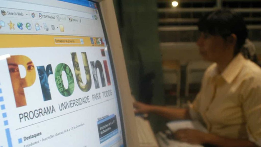 MEC prorroga prazo de inscrições do Prouni após falhas no sistema