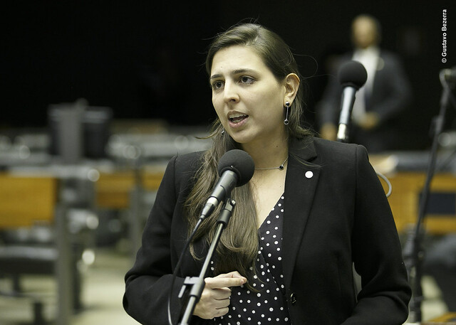 Deputada Natália Bonavides se pronuncia após aluno denunciar panfletagem no IFRN e diz que ‘não há ilegalidade’