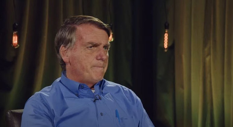 Bolsonaro diz que confia nas urnas, mas não em ‘quem faz o programa e em quem está atrás da máquina’