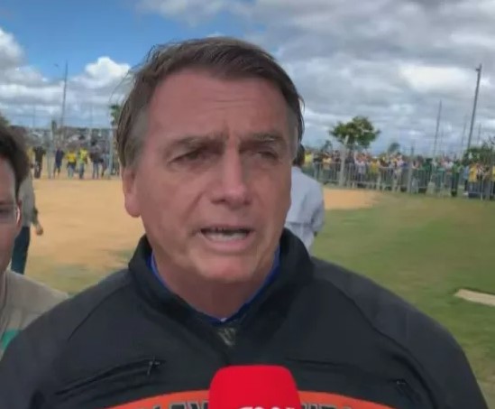 “Descabida, desproporcional e ilegal”, diz Bolsonaro sobre decisão de Moraes em operação contra empresários