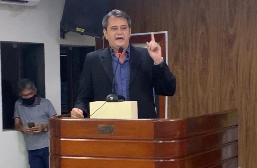 Vereador menos votado de Caicó é criticado por intolerância com policiais que estão à frente da reorganização do trânsito