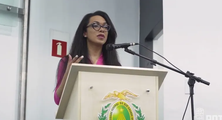 Trans desabafa e afirma que partido de Carlos Eduardo Alves não repassa dinheiro para ela ser candidata