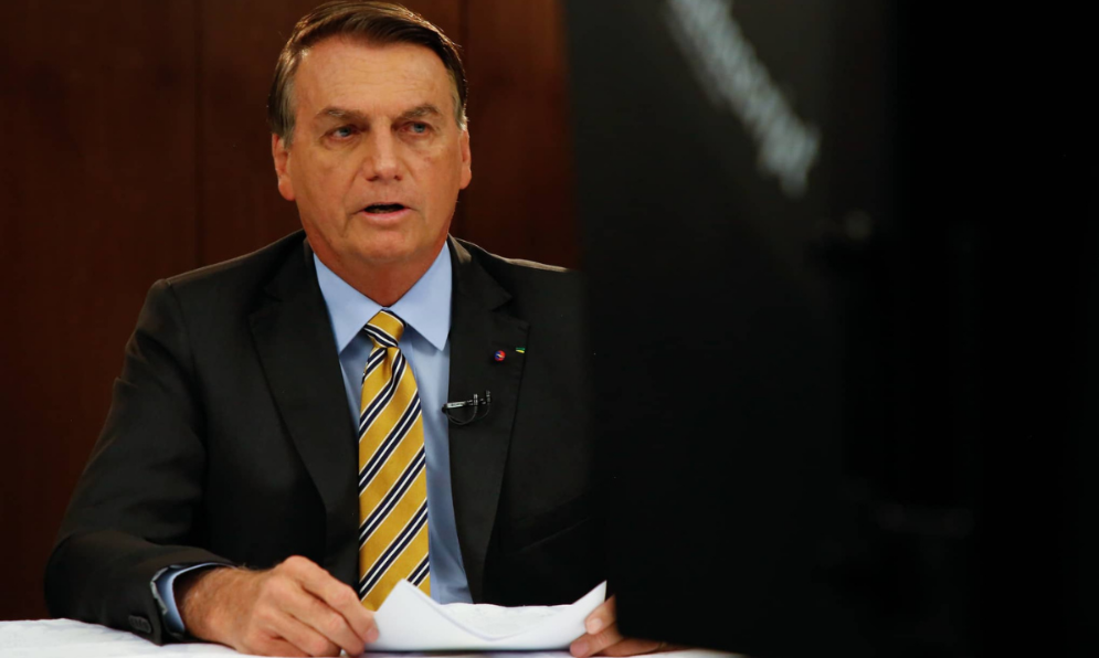Críticas às urnas visam fortalecer a democracia, diz Bolsonaro ao TSE