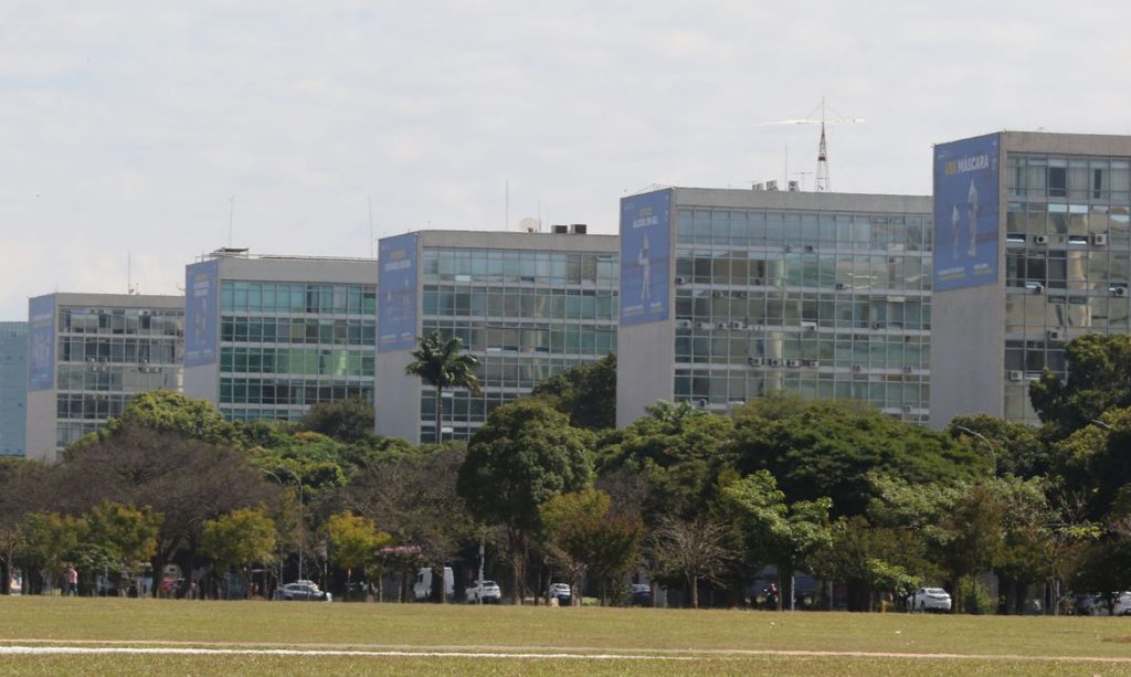 Gasto da União com servidores federais chega a menor valor desde 2008