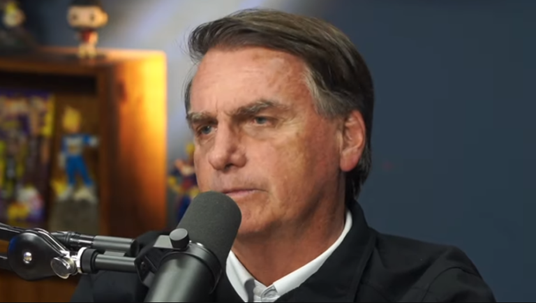 PODCAST: No Flow, Bolsonaro bate recorde de Lula em acessos simultâneos