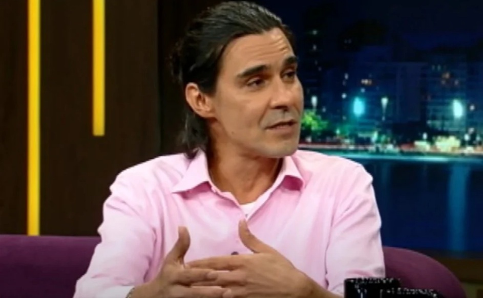 Ator, ex-Globo, tira tornozeleira após 60 dias preso por dívida de pensão