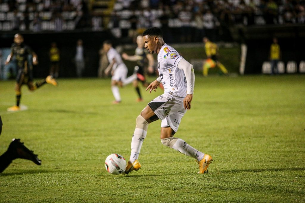 ABC tem desfalques importantes para o jogo contra o Paysandu; Felipinho é dúvida