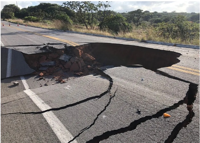 Dnit anuncia instalação de ponte metálica em trecho onde cratera se abriu BR-101, na Grande Natal