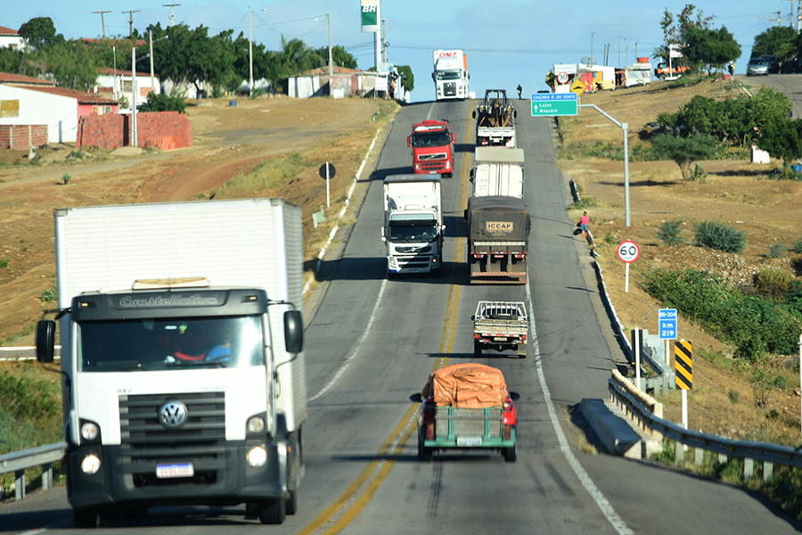 Petrobras vê mais margem para baixar gasolina do que diesel