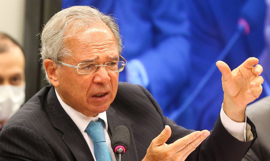 Guedes quer fatiar reforma do IR para bancar Auxílio Brasil a R$ 600