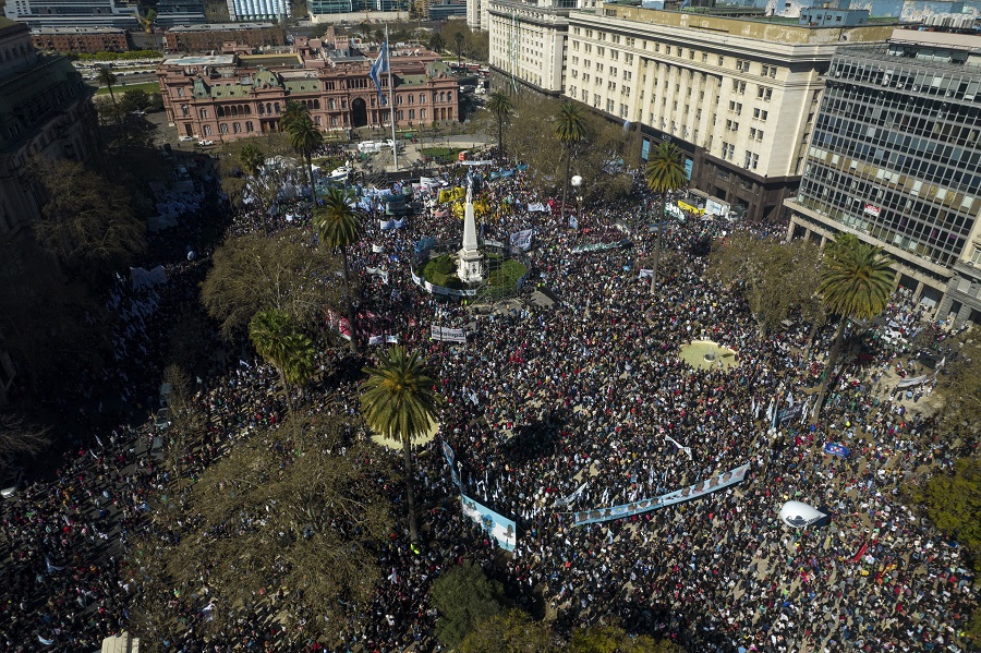 Atentado contra Cristina Kirchner eleva crise na Argentina