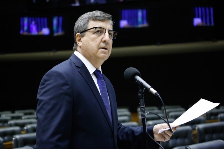 Câmara deve votar abertura do mercado de energia