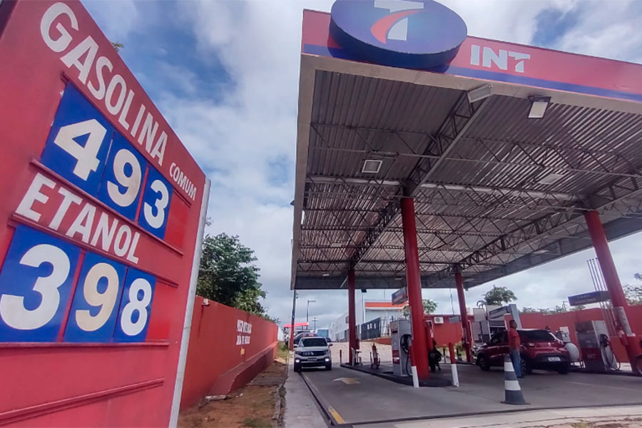 Gasolina já é encontrada abaixo dos R$ 5 em Natal