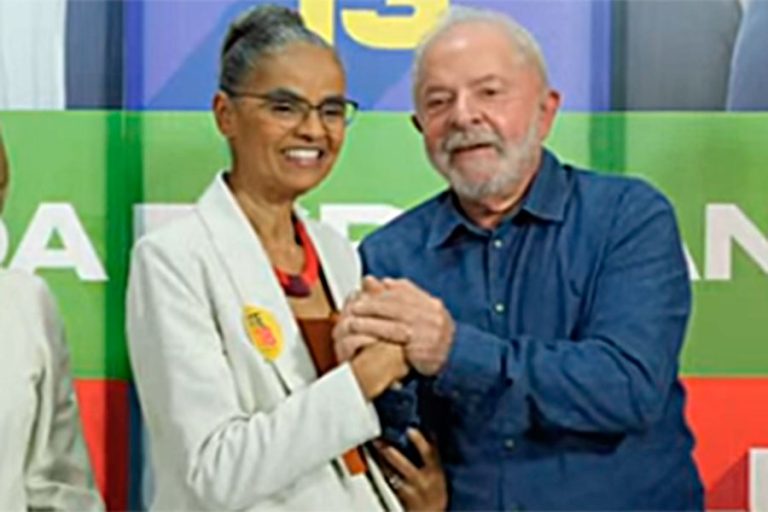 Marina Silva anuncia apoio à candidatura de Lula citando riscos à democracia