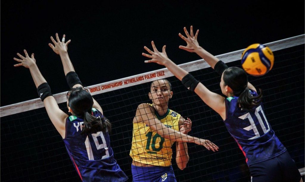 Já classificado, Brasil sofre primeira derrota no Mundial de Vôlei Feminino