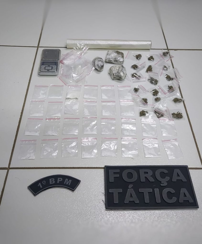 1° BPM prende suspeito de tráfico de drogas no bairro de Mãe Luíza