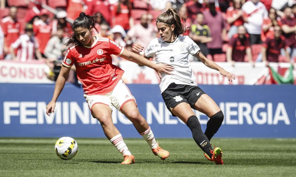 Corinthians e Internacional decidem título do Brasileiro Feminino