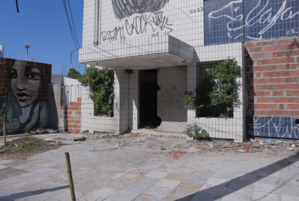 Antigo hospital vira esconderijo de marginais na zona Leste de Natal
