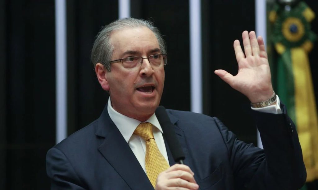 Justiça Eleitoral autoriza registro de candidatura de Eduardo Cunha