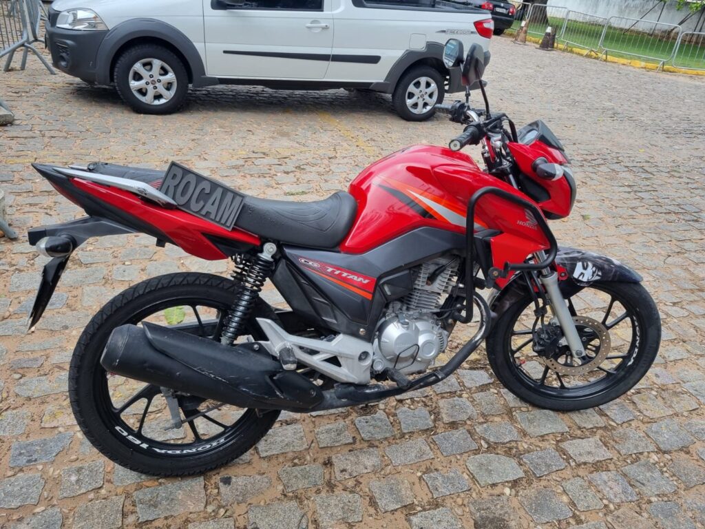 ROCAM recupera veículo roubado no bairro Alecrim