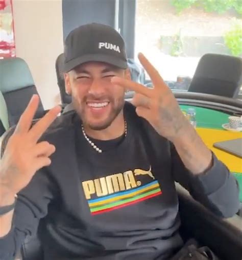 Neymar publica vídeo em apoio a Bolsonaro: “É 22”