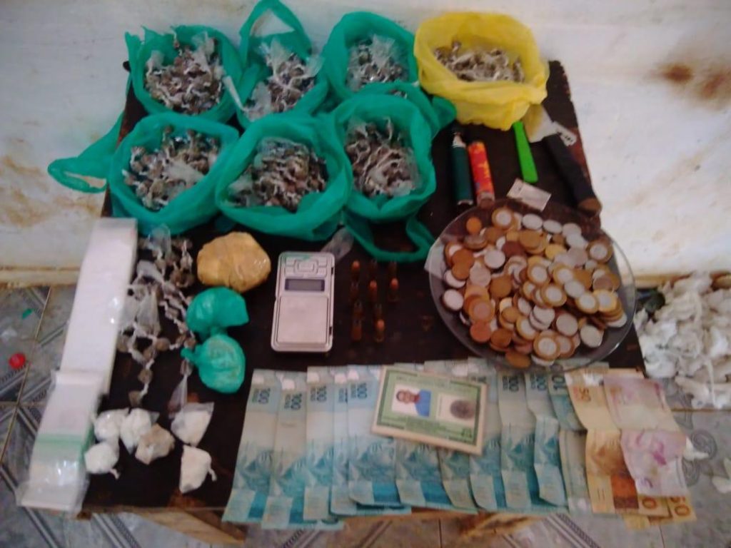 Adolescente é apreendido com quase 900 porções de maconha, cocaína e crack no RN